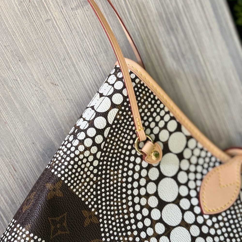Louis Vuitton Pre-Owned Yayoi Kusama 2012 MM Monogram Never Full MM - Picture 14 of 16